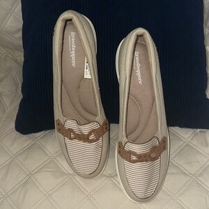 Grasshoppers Women's Beige and Brown Striped Loafers